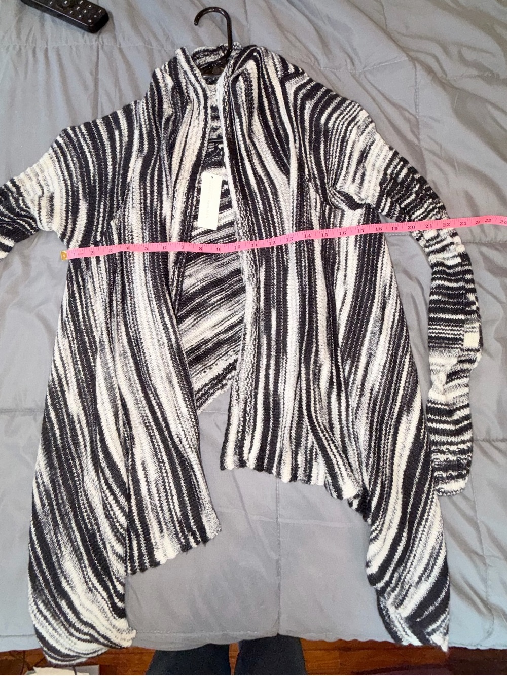 NWT New York & Company Waterfall Open Front Cardigan Black White M - Picture 4 of 7